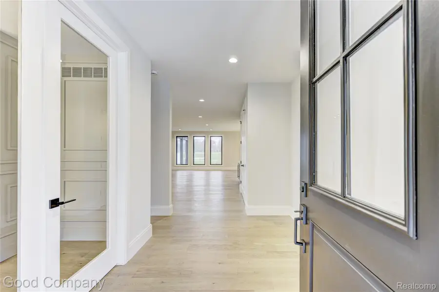 2533 N Vermont Avenue, Royal Oak, MI 48073 - Image #2