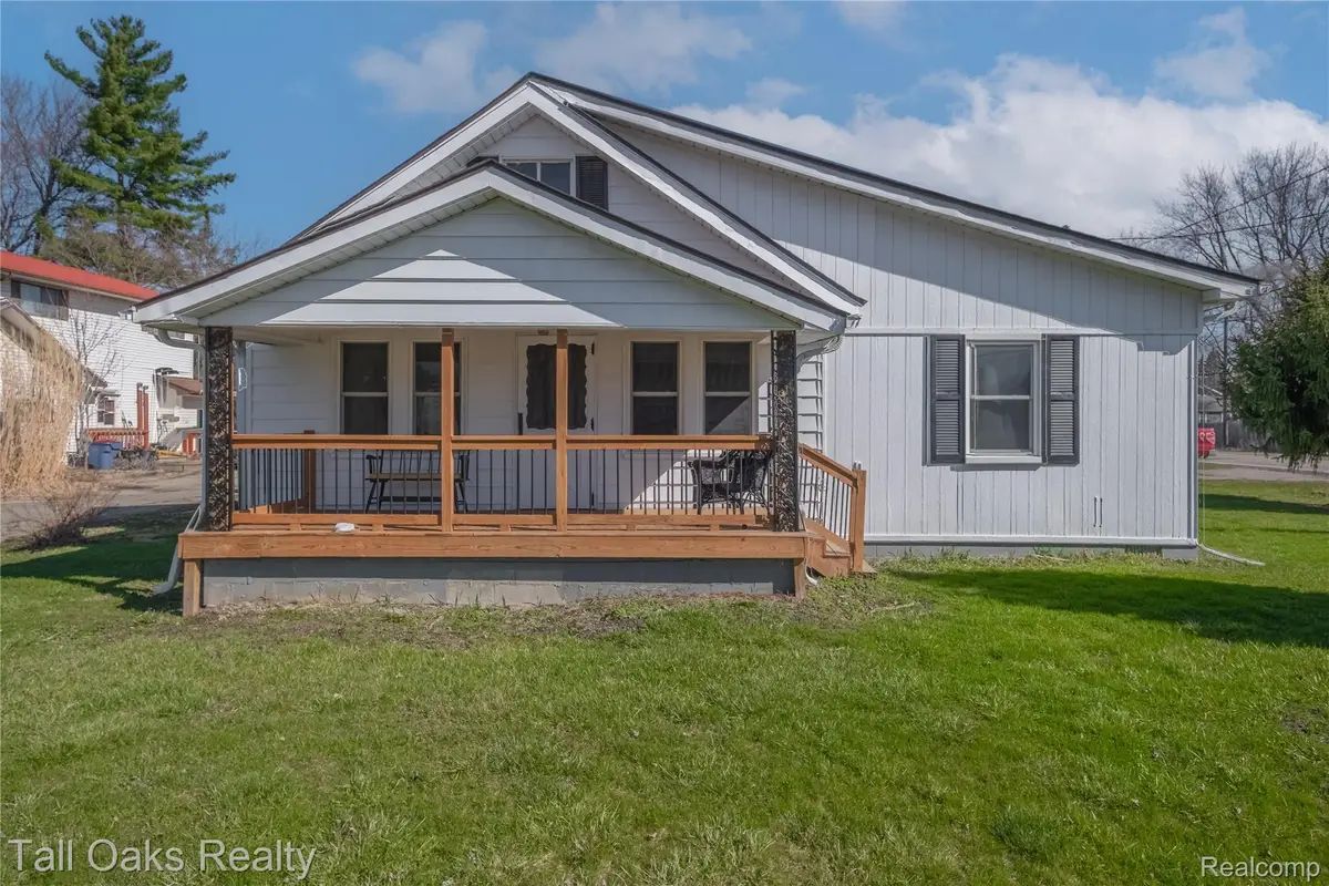 6123 Lapeer Road, Burton, MI 48509 - #1