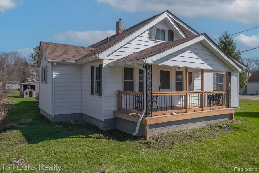 6123 Lapeer Road, Burton, MI 48509 - #3