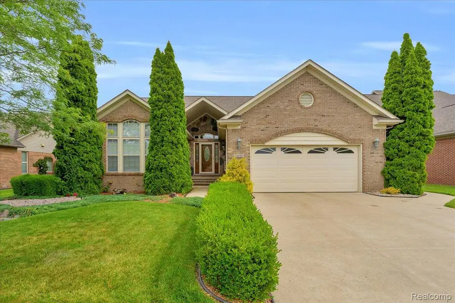 23330 Tumbleweed Lane, Trenton, MI 48183 - Image #2