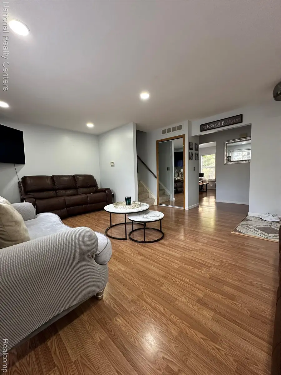 36619 Park Place Drive, Sterling Heights, MI 48310 - Image #3