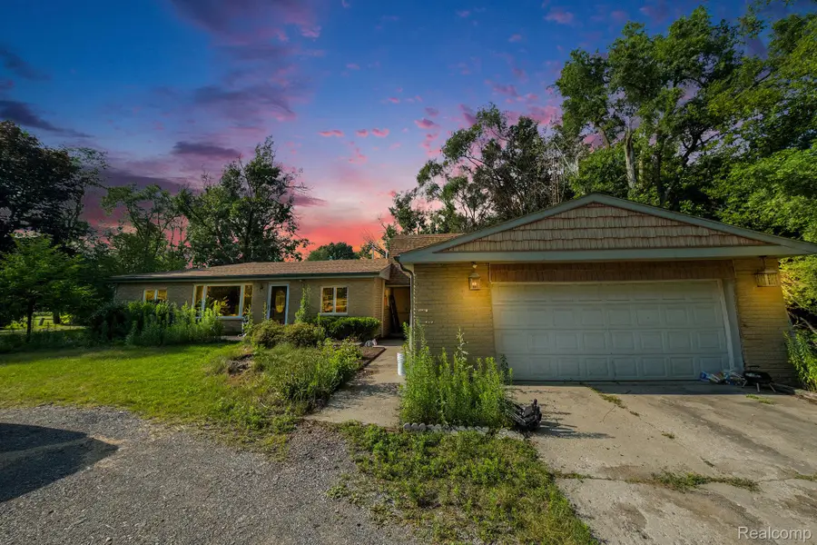 48150 Wear Road, Belleville, MI 48111 - Image #2