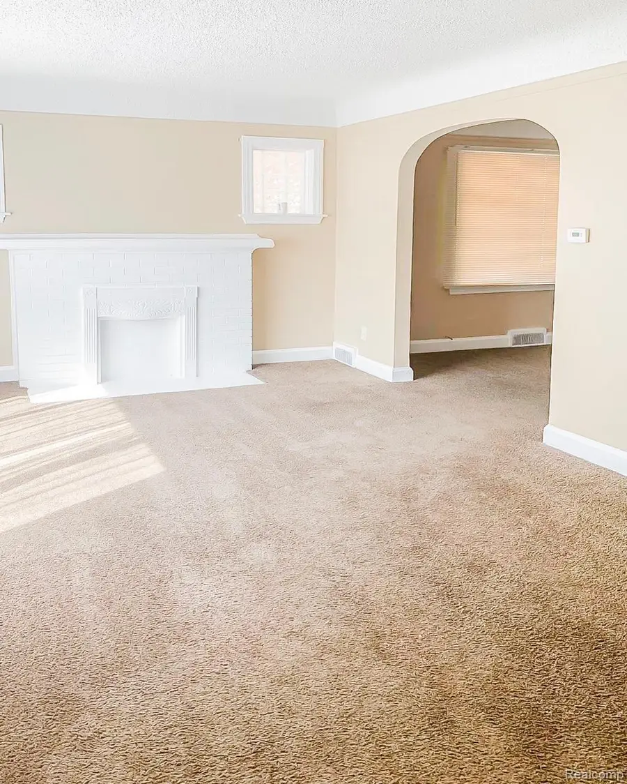 9590 Memorial Street, Detroit, MI 48227 - Image #2