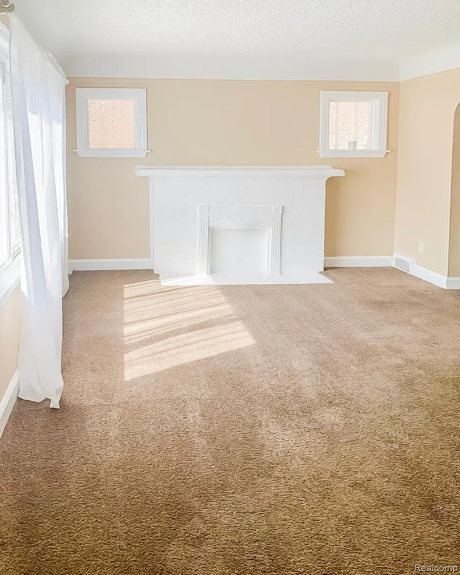 9590 Memorial Street, Detroit, MI 48227 - Image #3