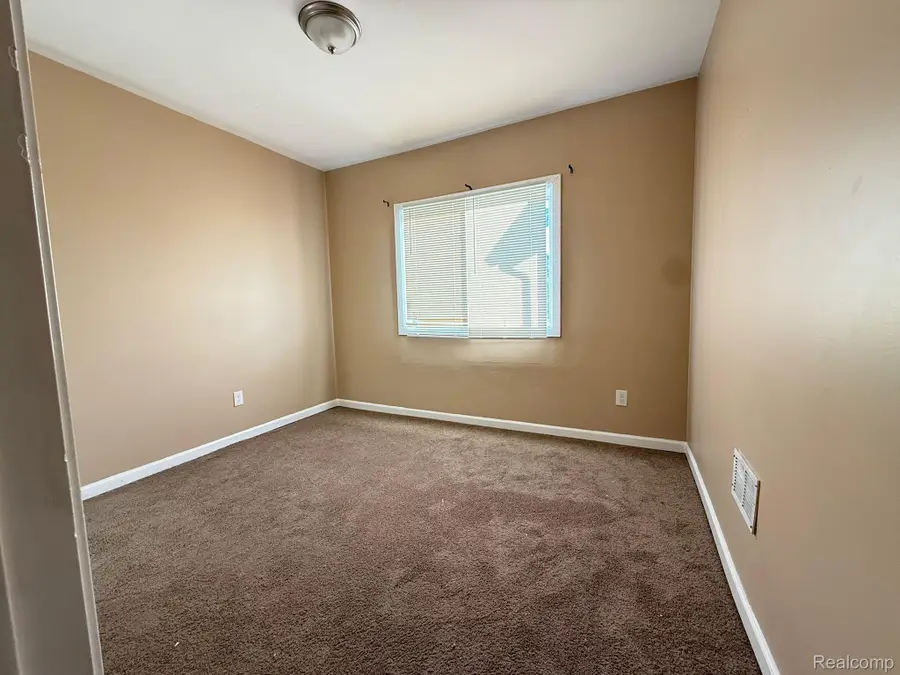 8096 Wetherby Street, Detroit, MI 48204 - Image #3