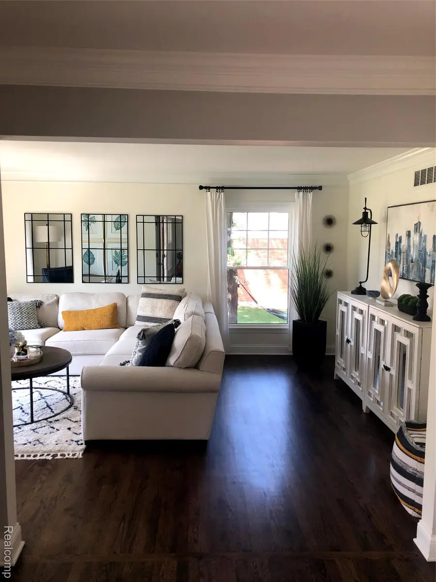 6858 Post Oak Drive, West Bloomfield, MI 48322 - #2