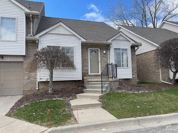 30885 Lee Frank Lane, MadisonHeights, MI 48071
