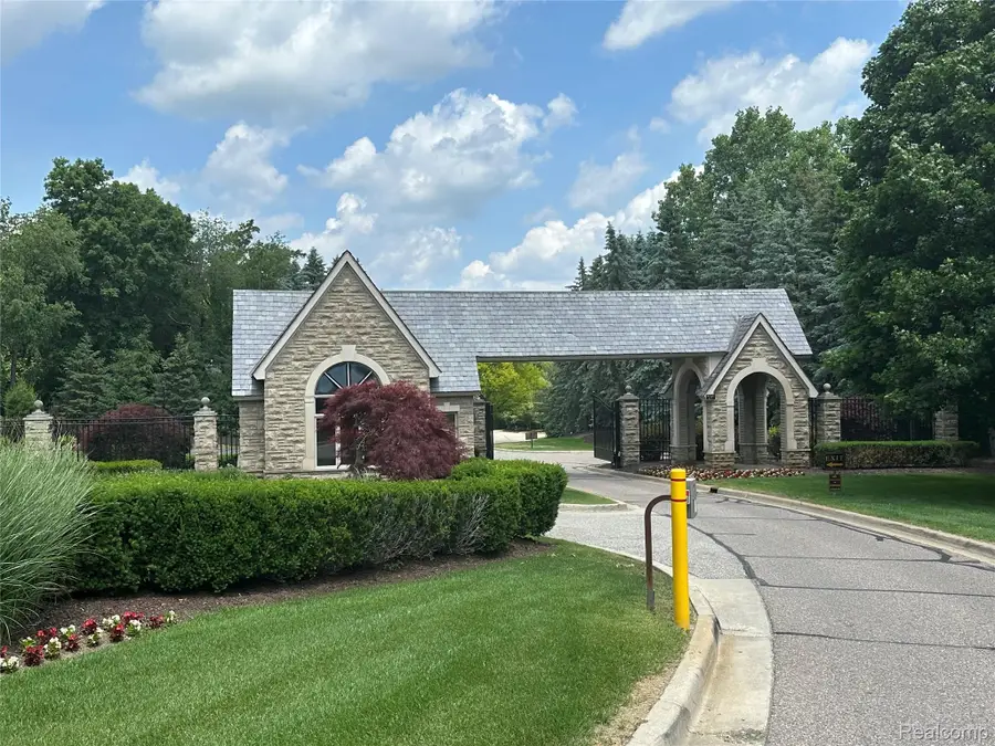 Northpointe Northpointe Ridge, Brighton, MI 48114 - Image #3