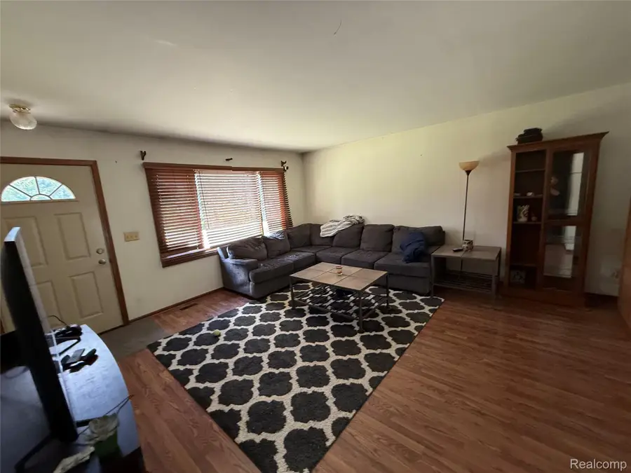 2579 Dearborn Avenue, Rochester Hills, MI 48309 - Image #2