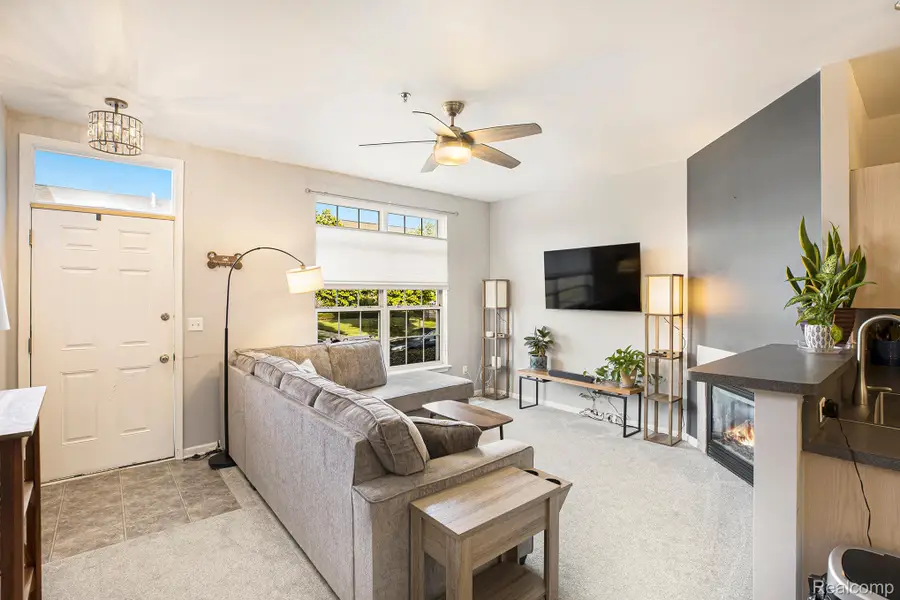 43038 Strand Drive, Sterling Heights, MI 48313 - Image #3