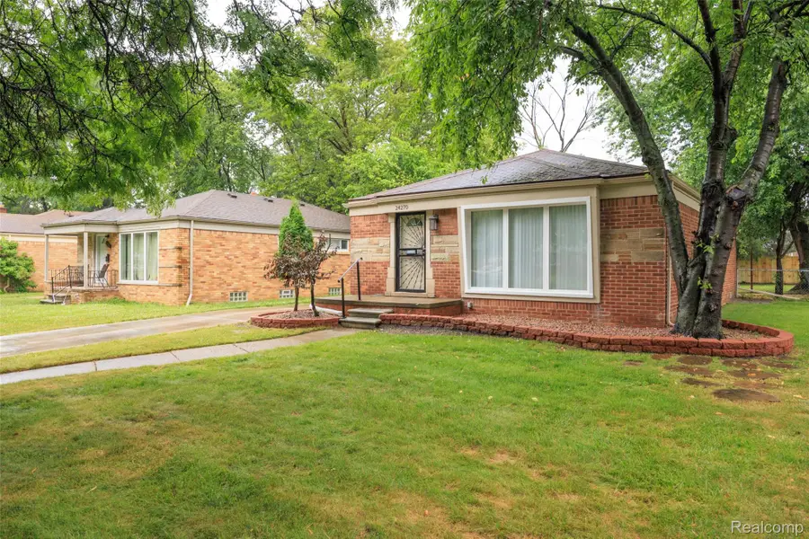 24270 Scotia Road, Oak Park, MI 48237 - Image #2