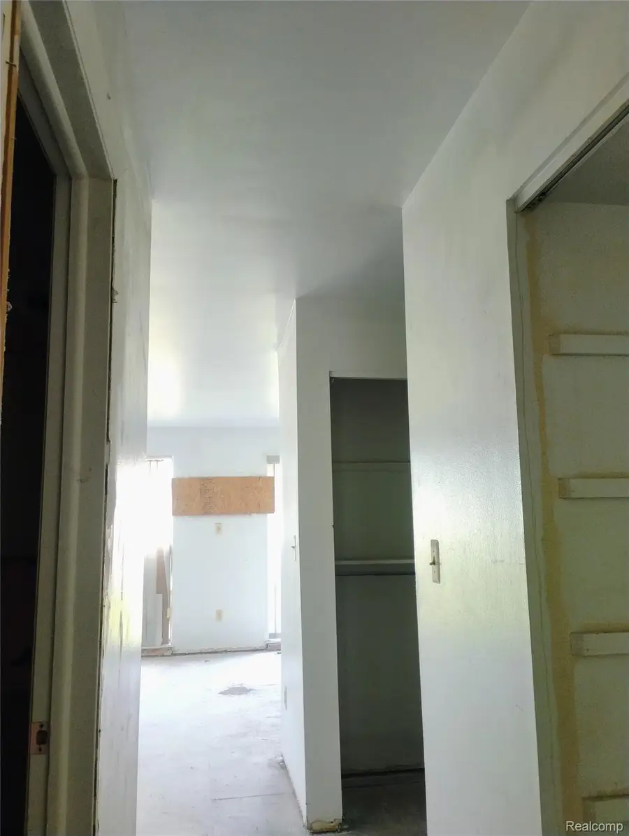 22100 Dante Street, Oak Park, MI 48237 - Image #3