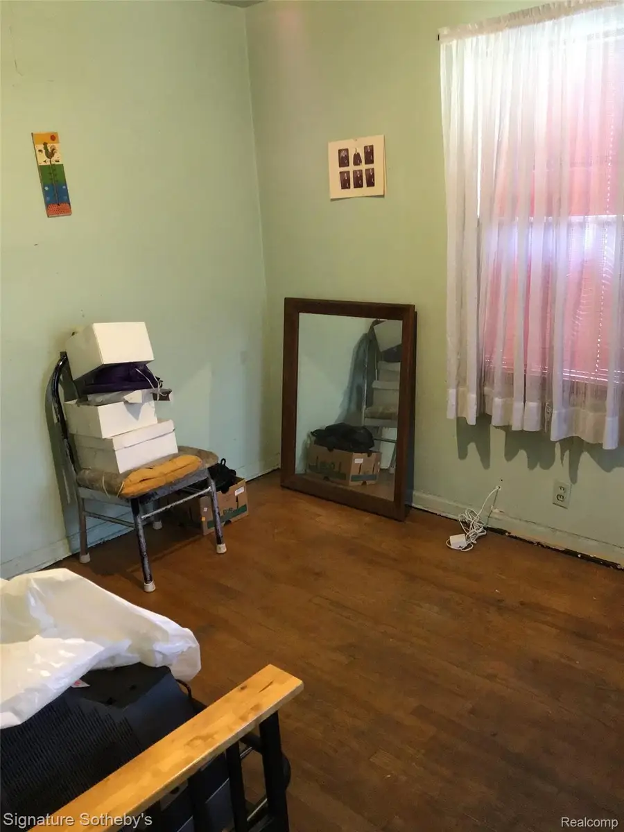 9214 Hayes Street, Detroit, MI 48213 - Image #3