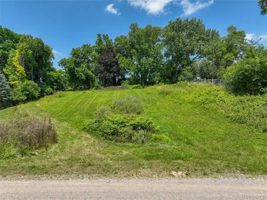 3104 Spring Street, West Bloomfield, MI 48322 - Image #2