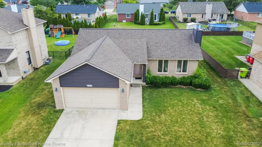 21637 Clifford Drive, Macomb, MI 48044 - Image #2