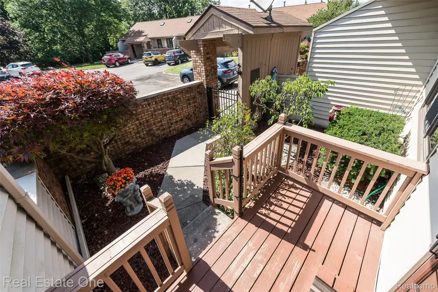 25104 Hamilton Court #4, South Lyon, MI 48178 - Image #3