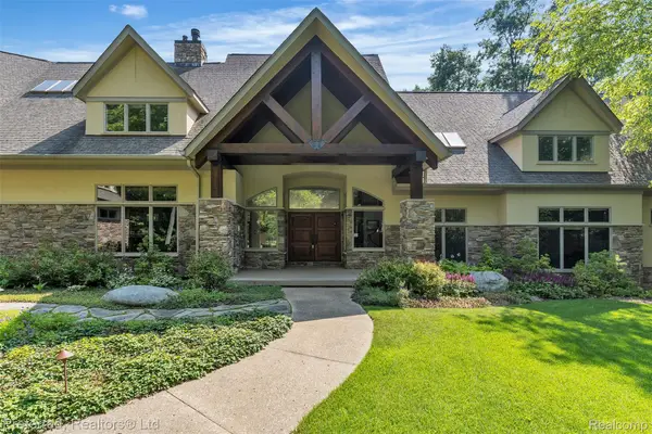 12196 Woodline Drive, Fenton, MI 48430