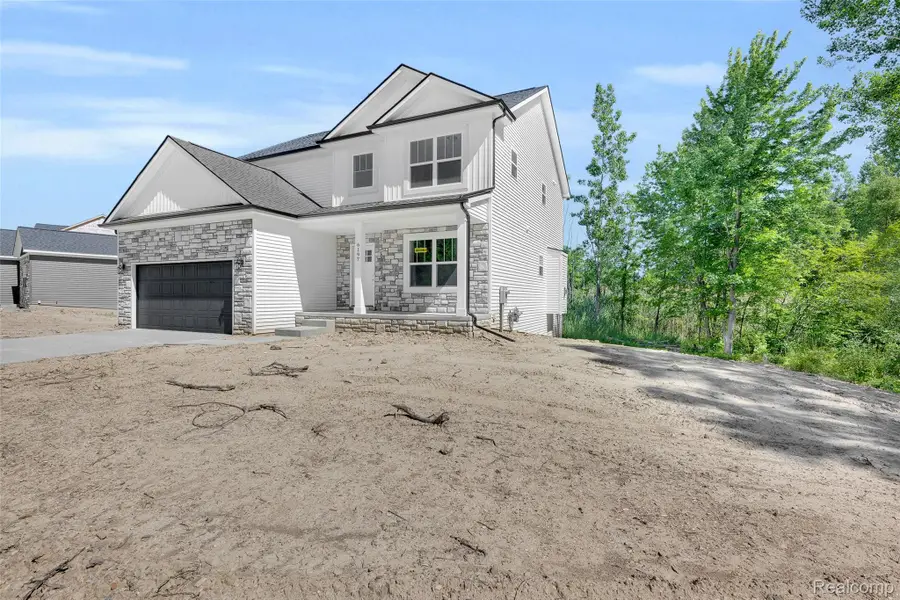 5224 Farmridge Lane, Grand Blanc Charter Township, MI 48439 - Image #2