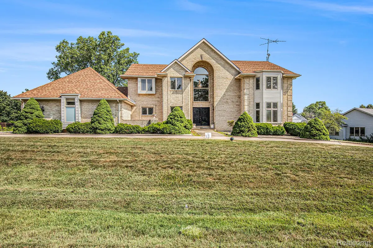 5215 Sunlyn Drive, Grand Blanc Charter Township, MI 48439 - Image #1
