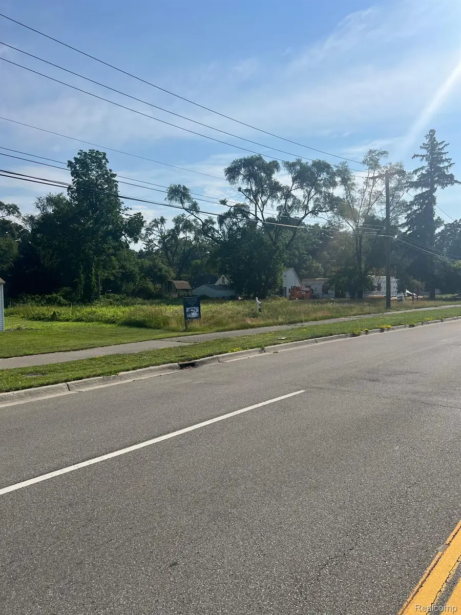 23888 W. Nine Mile, Southfield, MI 48033 - Image #2