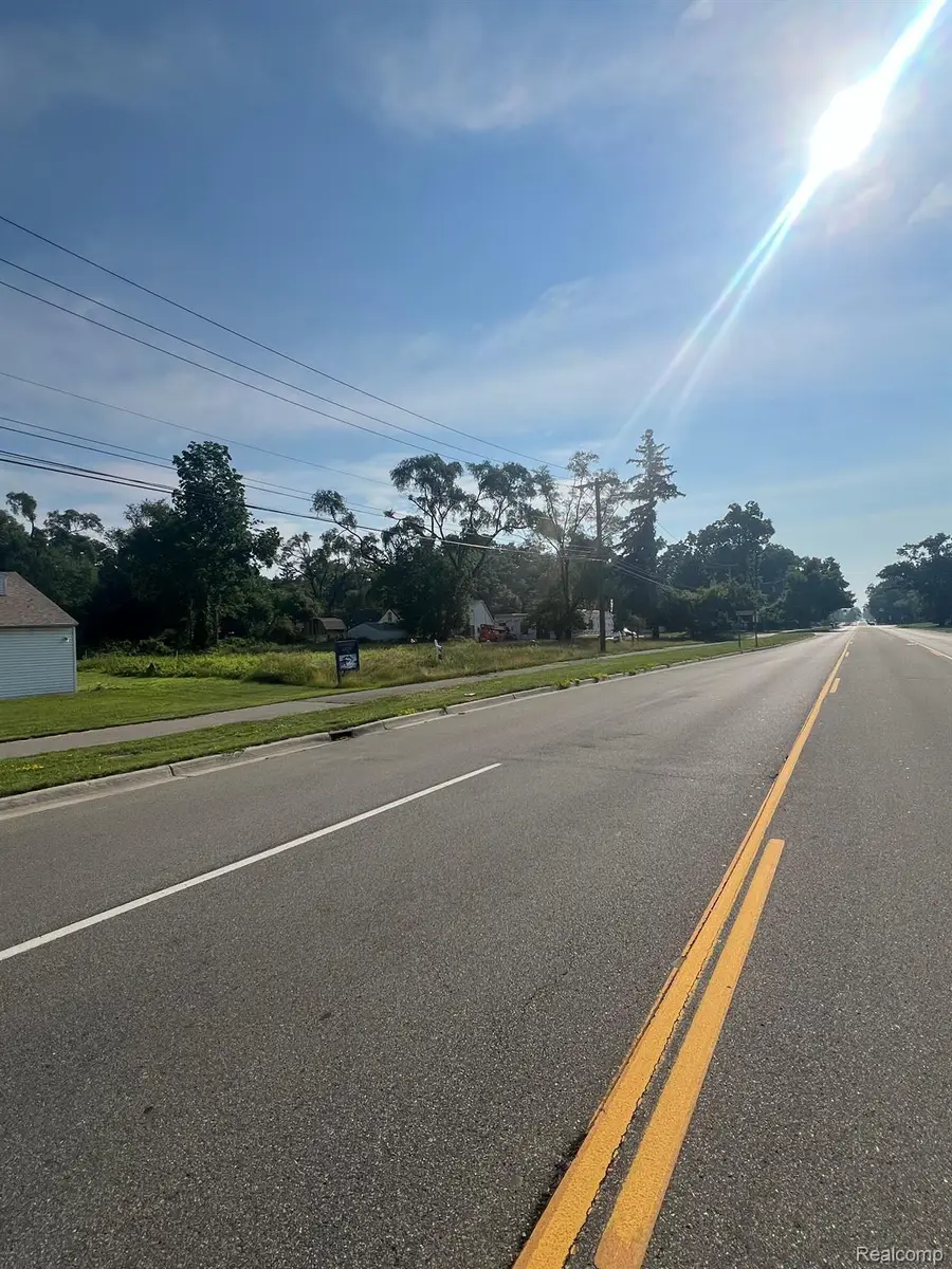 23888 W. Nine Mile, Southfield, MI 48033 - Image #3