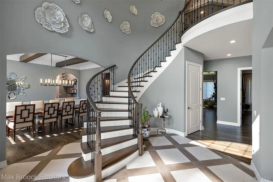 3888 Thatcher Drive, Rochester Hills, MI 48309 - Image #2