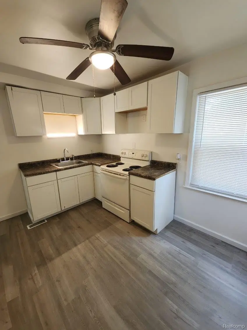 19500 Lahser Road, Detroit, MI 48219 - Image #2