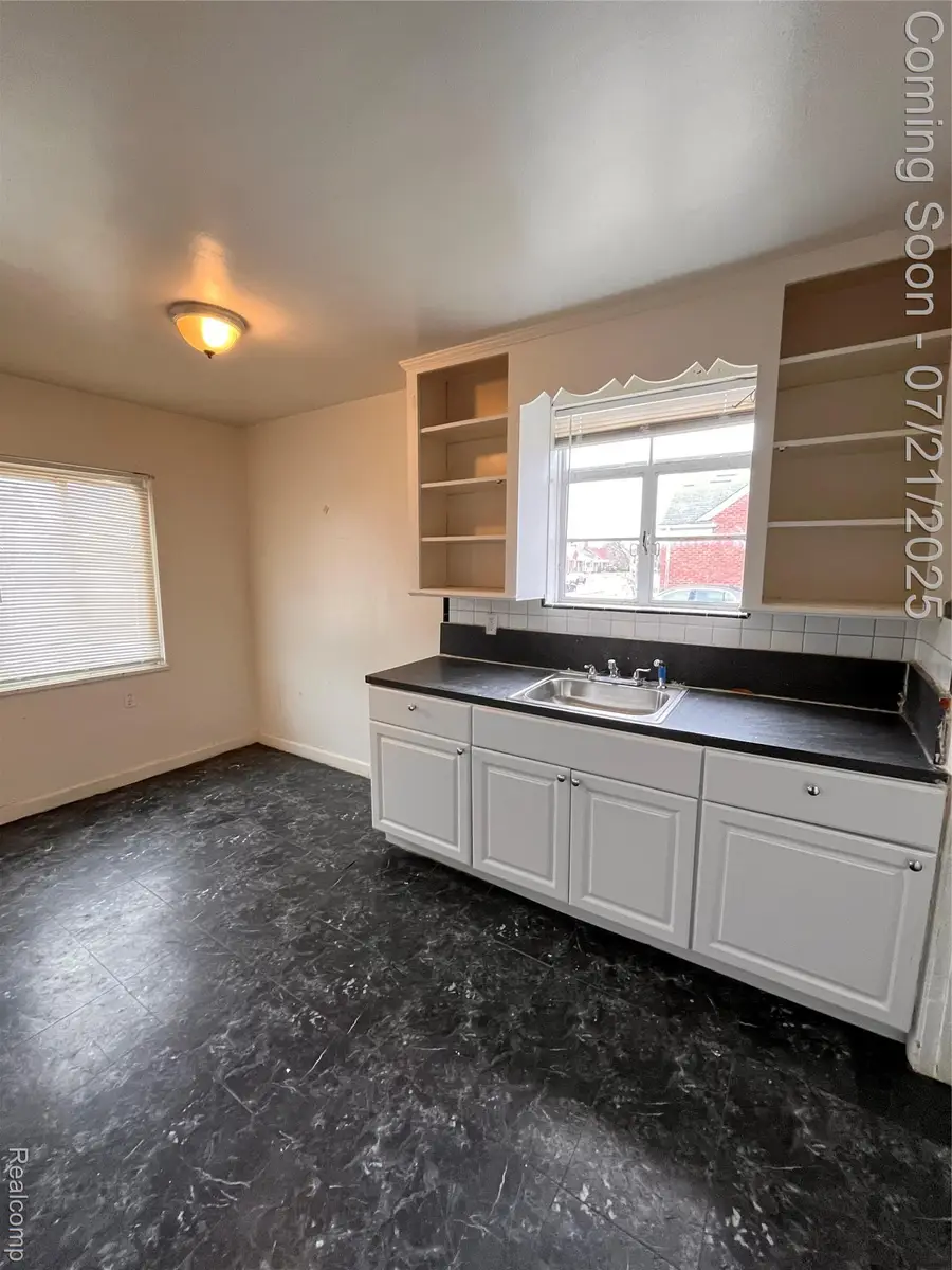 15260 Eastburn Street, Detroit, MI 48205 - #3