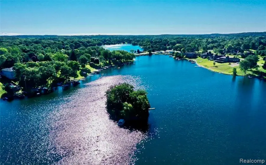 10418 King Road, Davisburg, MI 48350 - Image #2