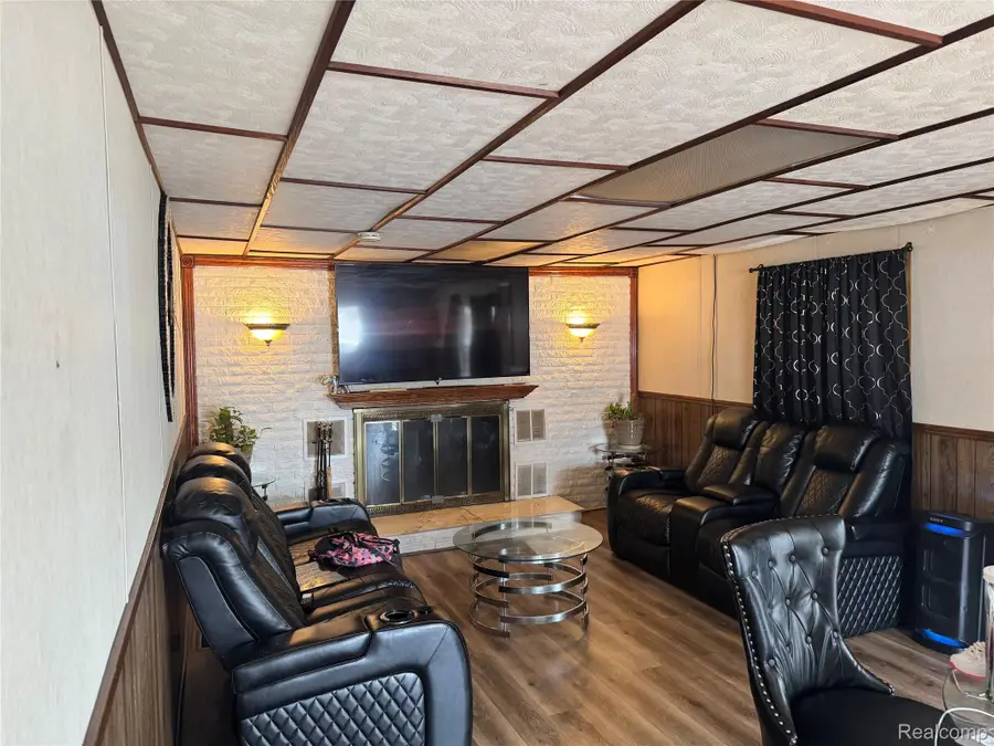 31263 Hayes Road, Warren, MI 48088 - Image #2