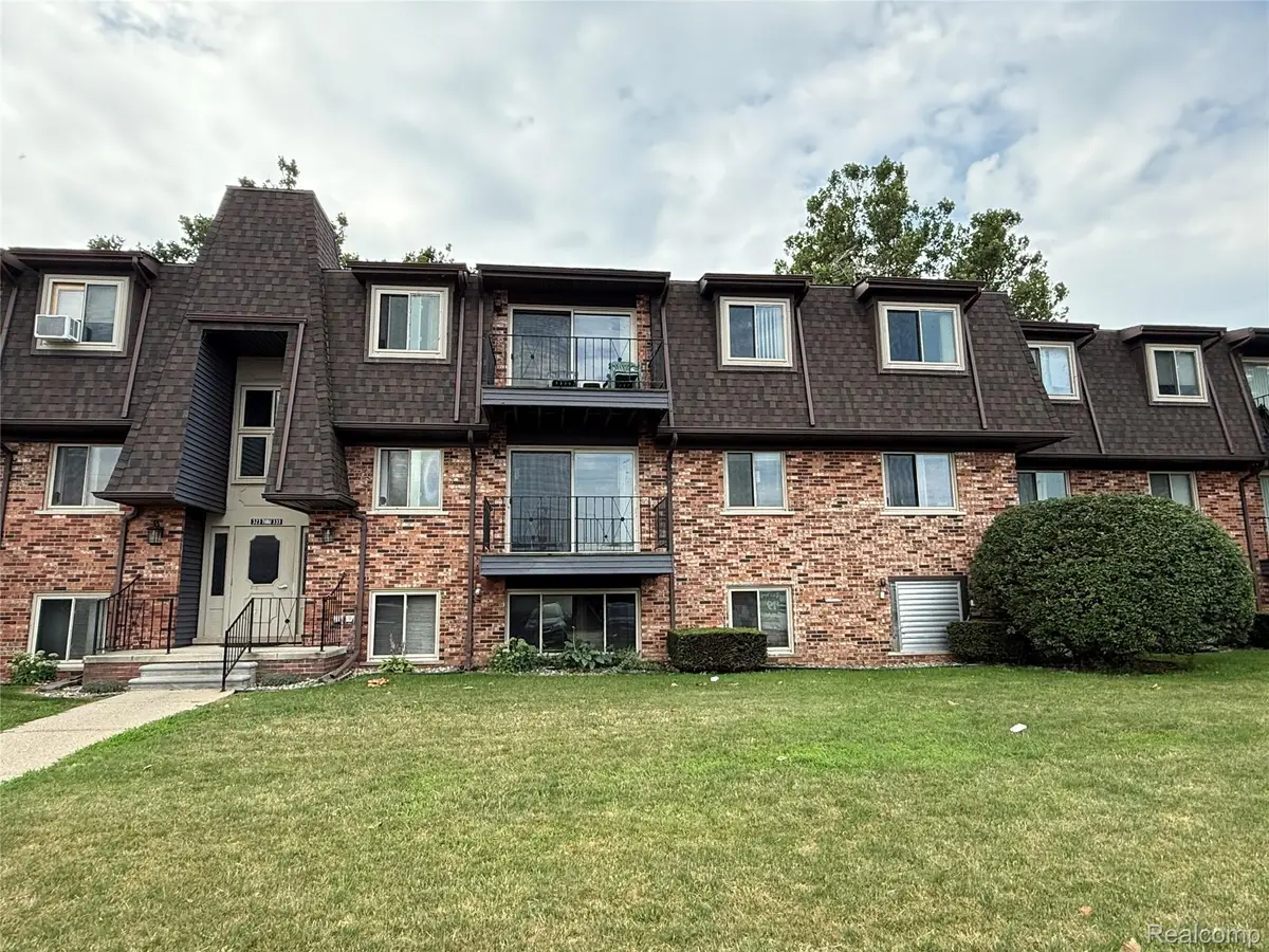 325 Riviera Drive, Saint Clair Shores, MI 48080 - #1