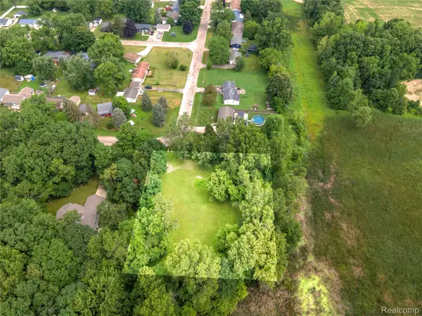 7244 Schoolcraft Drive, Davison, MI 48423