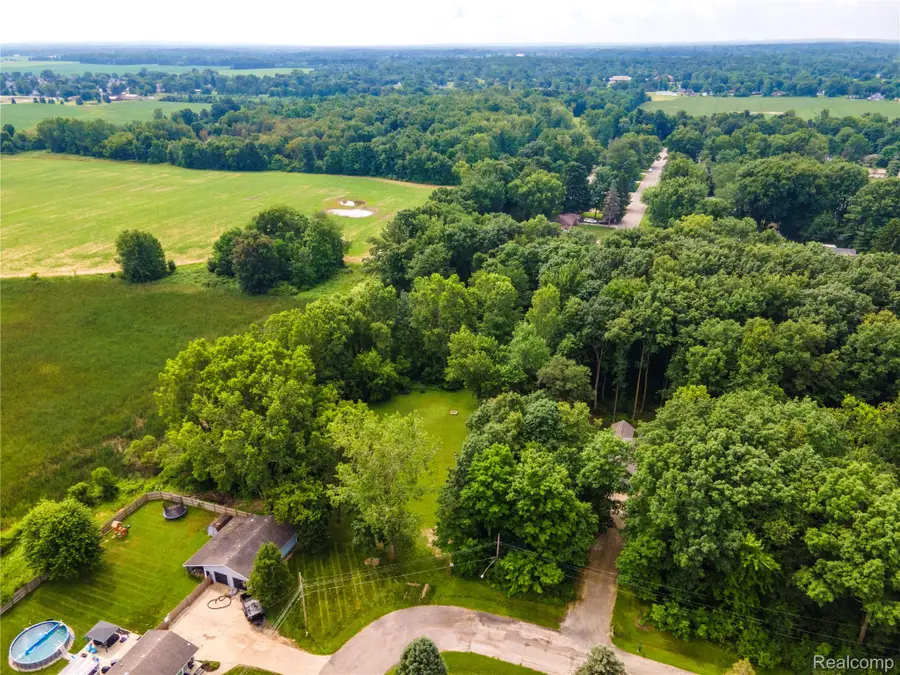 7244 Schoolcraft Drive, Davison, MI 48423 - Image #2