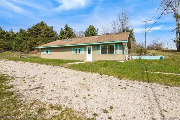 1734 Frankfort Highway, Frankfort, MI 49635