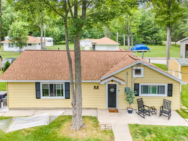 6789 E Houghton Lake Drive, HoughtonLake, MI 48629