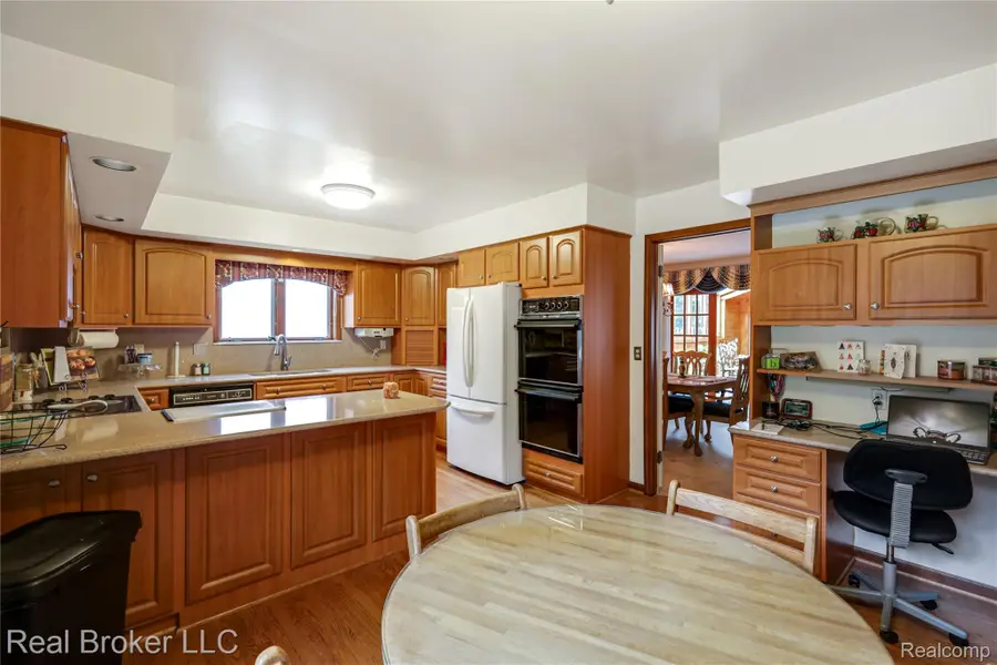 1321 Highland Meadows, Flint, MI 48532 - #3