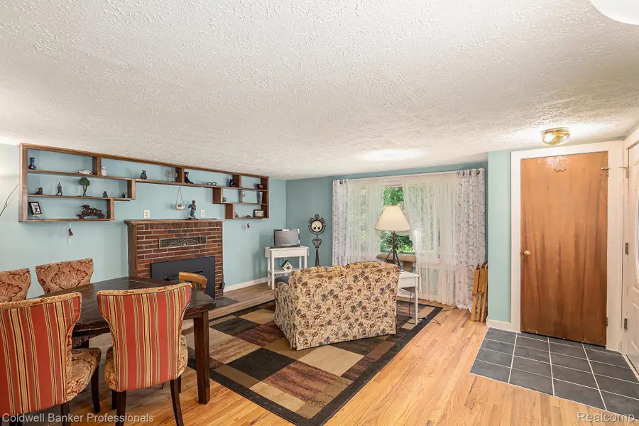 3050 Marlington Road, Waterford, MI 48329 - Image #2