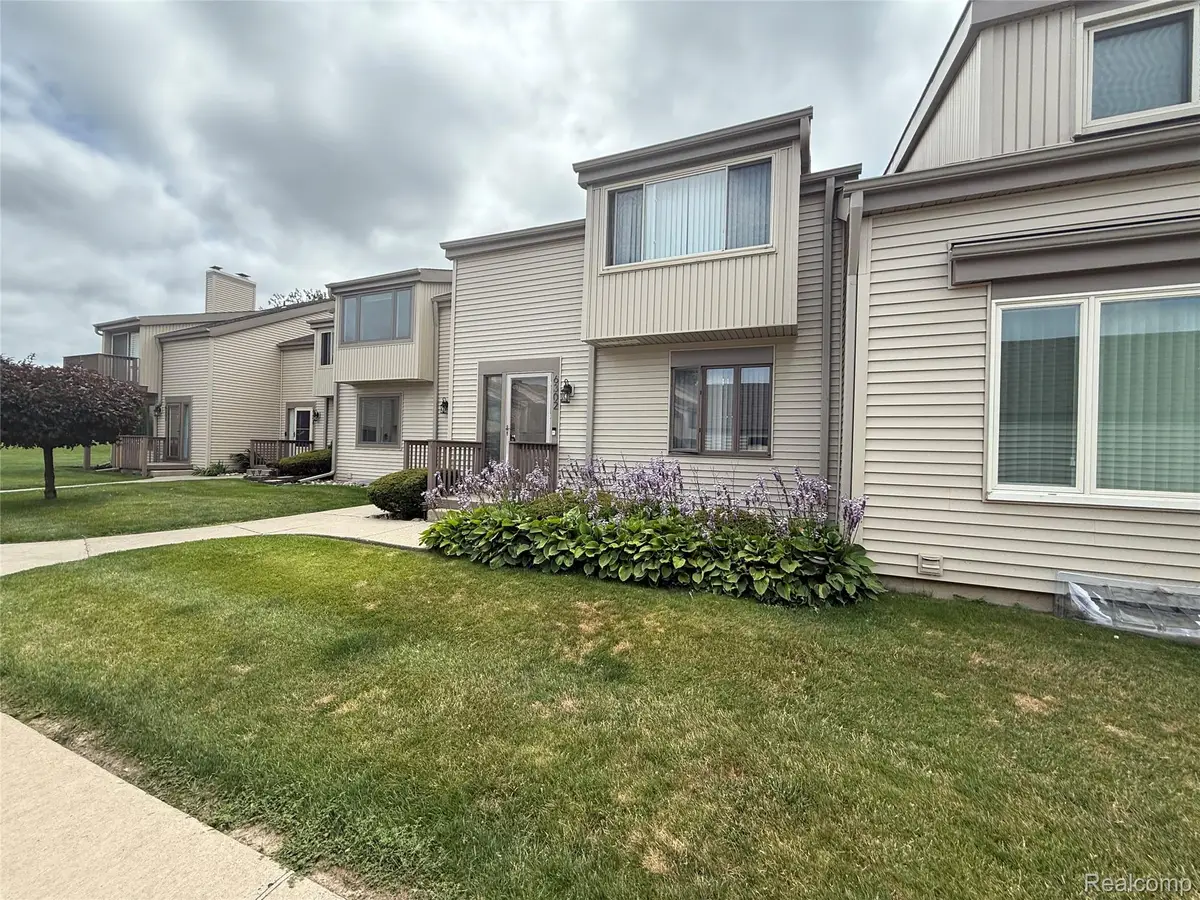 6302 Laurentian Court, Flint, MI 48532 - Image #1