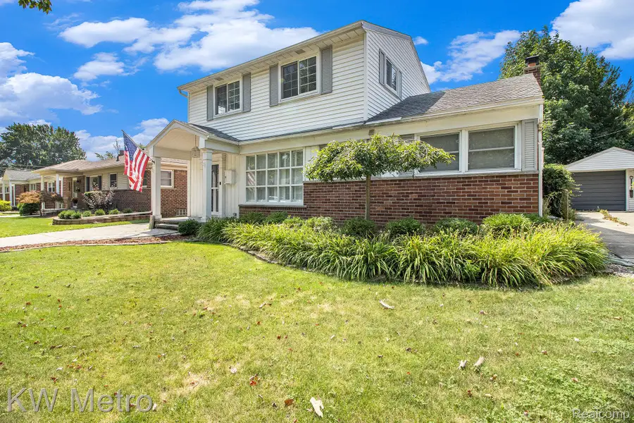 22948 Lingemann Street, Saint Clair Shores, MI 48080 - Image #2