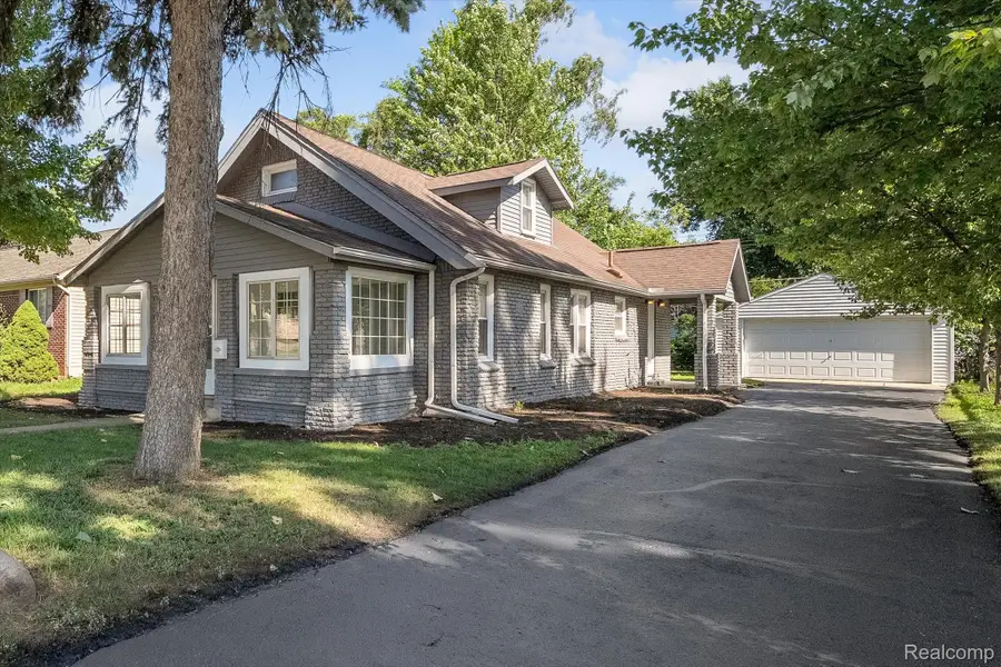 30808 Sheridan Street, Garden City, MI 48135 - #2