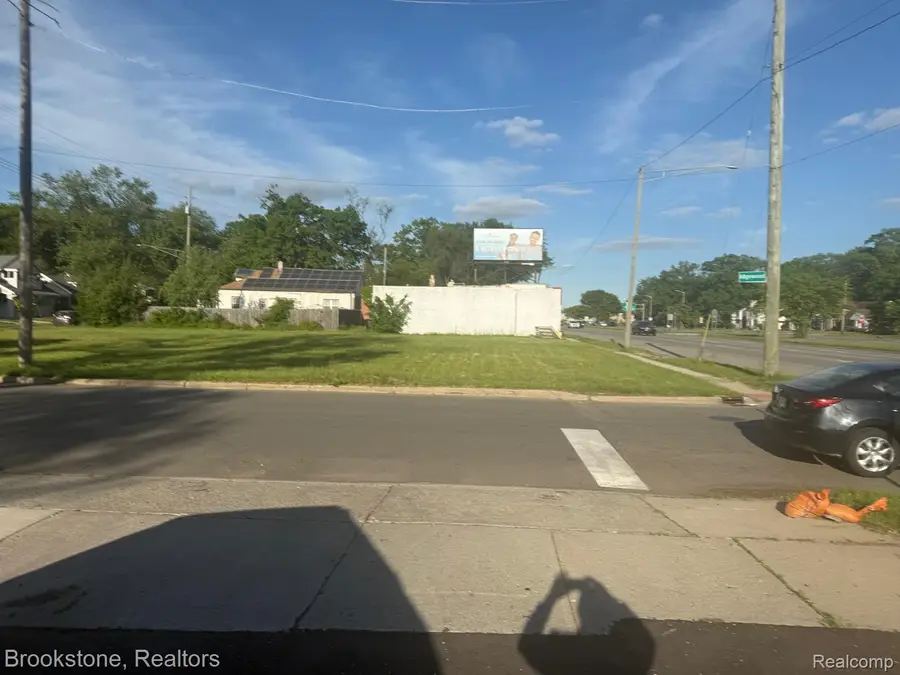 482 W 8 Mile Road, Ferndale, MI 48220 - Image #2