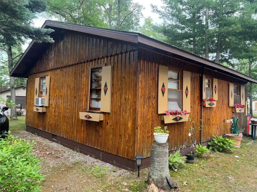 1743 Kendall Street, Sand Lake, MI 48748 - Image #3