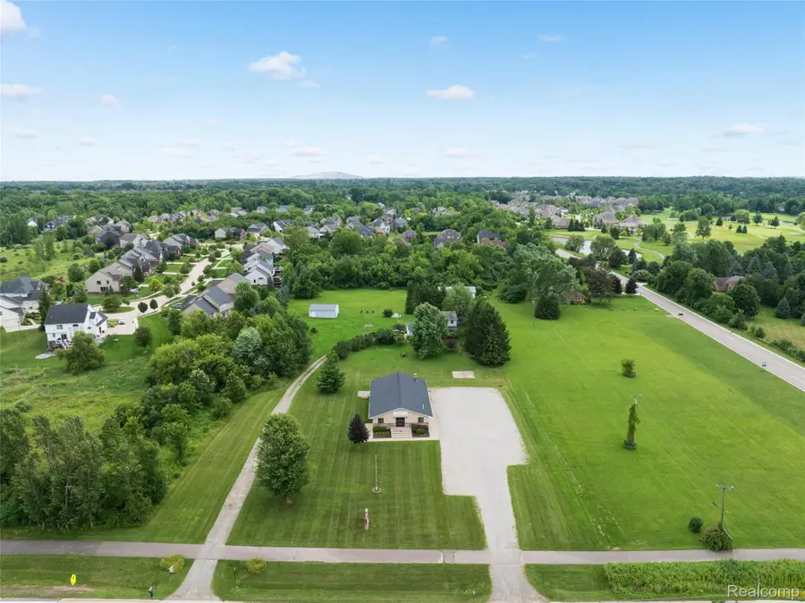 52909 10 Mile Road, Lyon, MI 48178 - Image #2