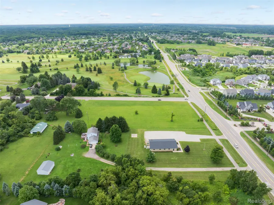 52909 10 Mile Road, Lyon, MI 48178 - Image #3