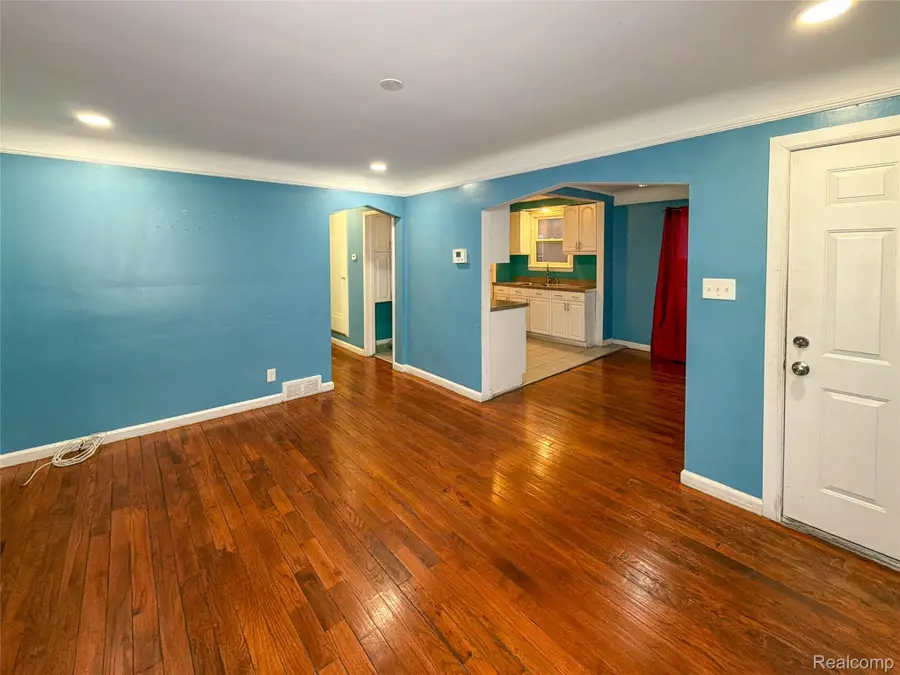 8553 Cloverlawn Street, Detroit, MI 48204 - Image #2