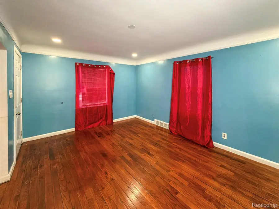 8553 Cloverlawn Street, Detroit, MI 48204 - Image #3