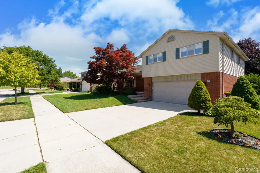 1561 Glen Lane, Trenton, MI 48183 - Image #2