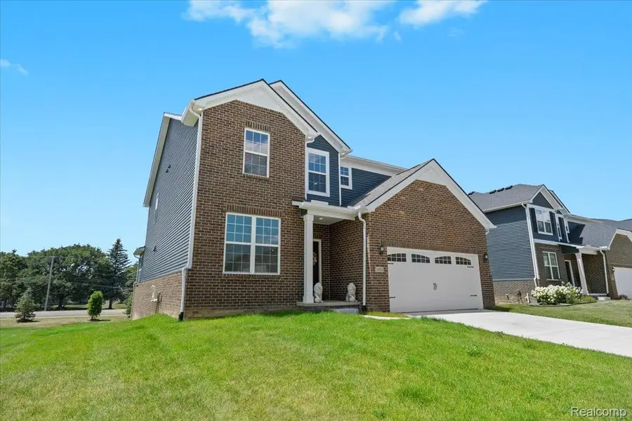 2882 Trillium Hills Drive, Commerce, MI 48382 - Image #2