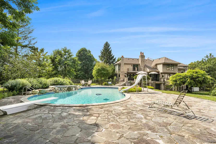 841 Old Milford Farms, Milford, MI 48381 - Image #2