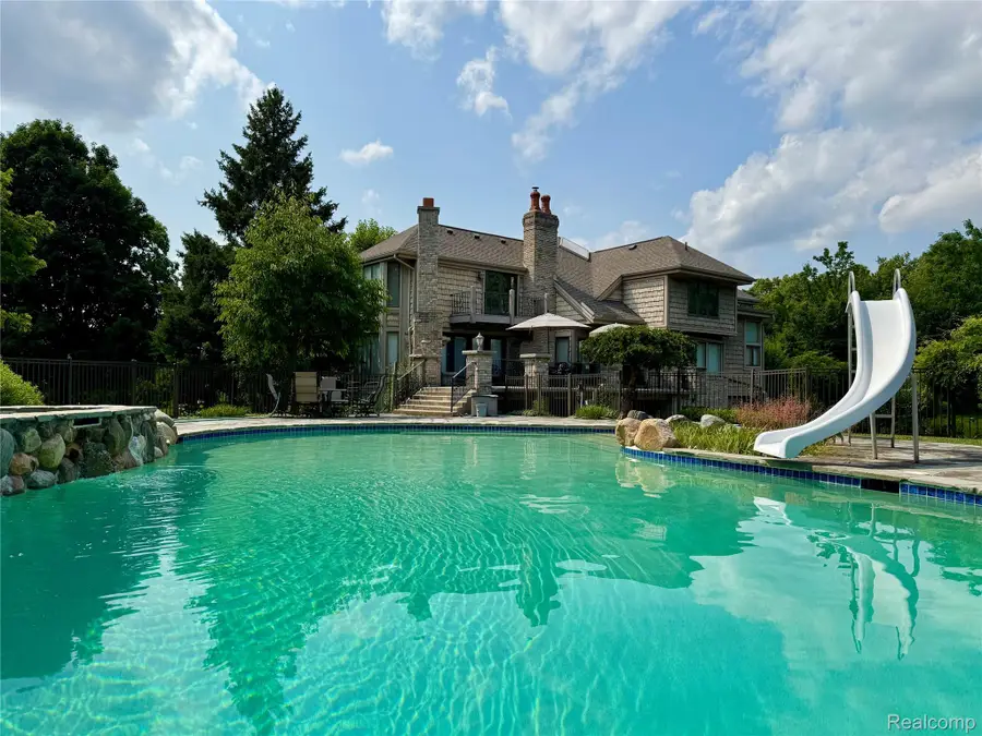 841 Old Milford Farms, Milford, MI 48381 - Image #3